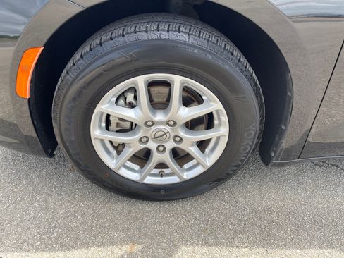 Used 2022 Chrysler Pacifica Touring-L FWD image 11