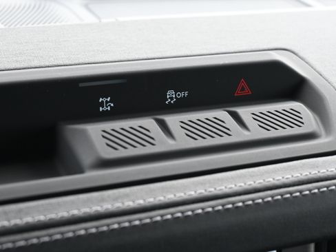 New 2026 Ford Bronco Outer Banks AWD/4WD image 22