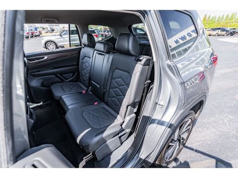 Used 2024 Volkswagen Atlas SE image 22