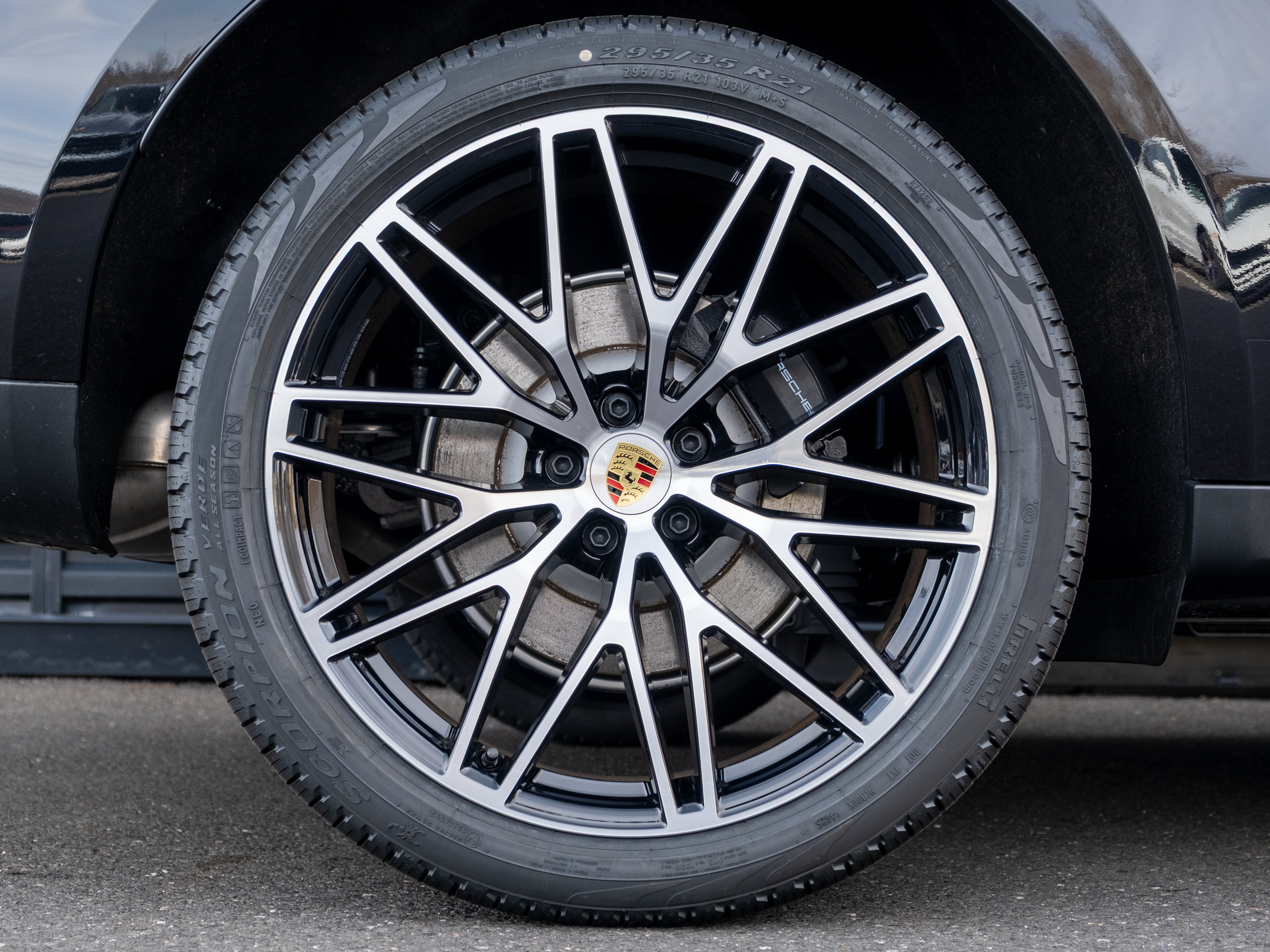 Certified 2026 Porsche Macan AWD/4WD image 14