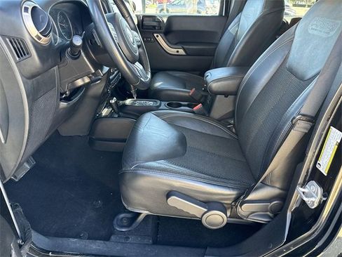 Used 2016 Jeep Wrangler Unlimited Sahara image 17