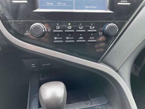 Used 2019 Toyota Camry LE image 39