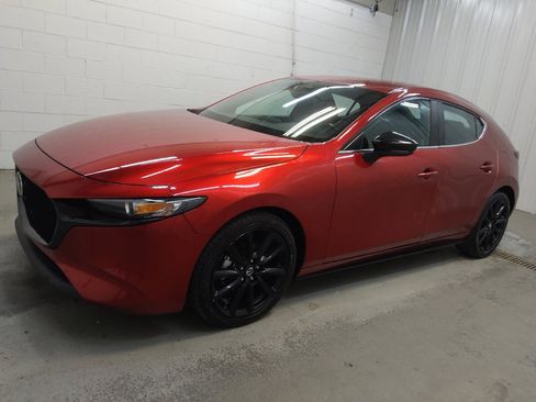 Used 2024 MAZDA MAZDA3 s FWD image 2