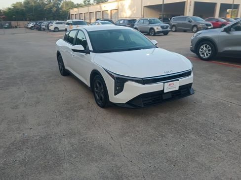 Used 2025 Kia K4 FWD image 6