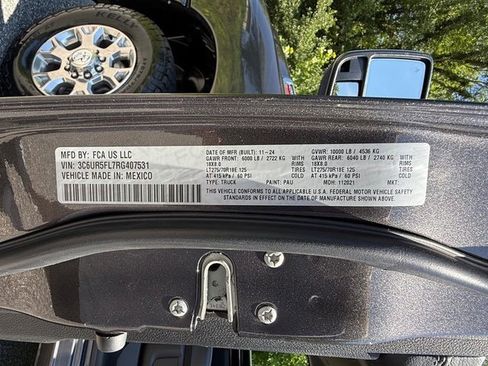 Used 2024 RAM 2500 Laramie w/ Safety Group AWD/4WD image 33