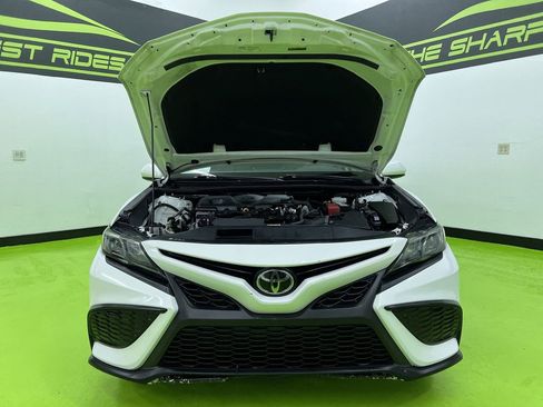Used 2021 Toyota Camry SE FWD image 4