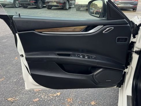 Used 2018 Maserati Ghibli S GranLusso image 17