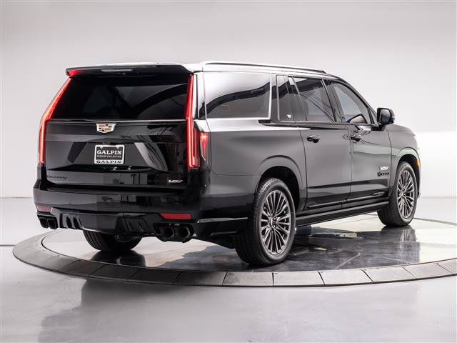 Used 2023 Cadillac Escalade ESV V w/ Heavy-Duty Trailer Package AWD/4WD image 5