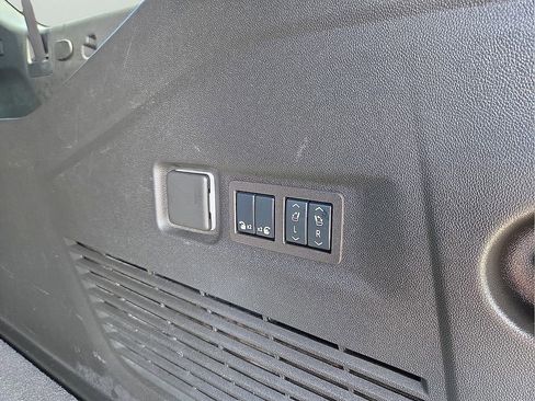 Used 2024 Chevrolet Suburban RST w/ Sport Performance Package image 9