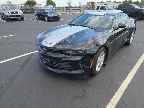 Used 2016 Chevrolet Camaro LT w/ Technology Package RWD image 2