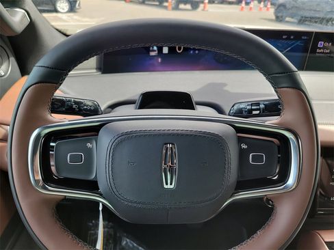 New 2025 Lincoln Navigator Reserve image 32