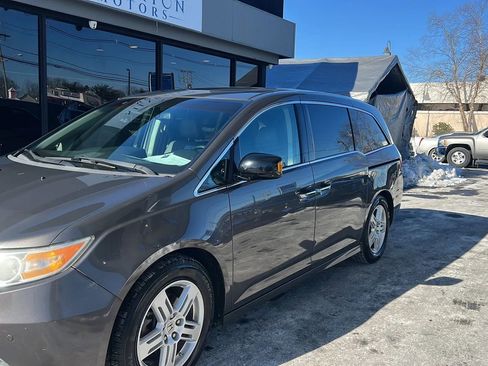 Used 2012 Honda Odyssey Touring image 3