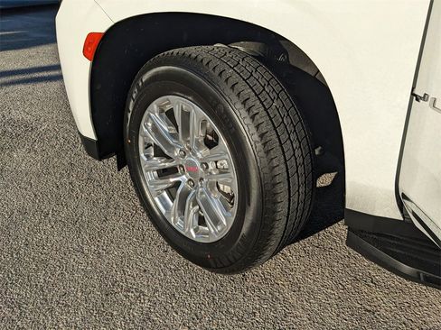 Used 2024 GMC Yukon SLT image 35