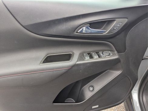 Used 2023 Chevrolet Equinox RS w/ RS Leather Package image 19