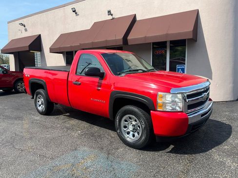 Used 2011 Chevrolet Silverado 1500 W/T w/ LS Package AWD/4WD image 3