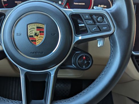 Used 2021 Porsche Cayenne Coupe image 22