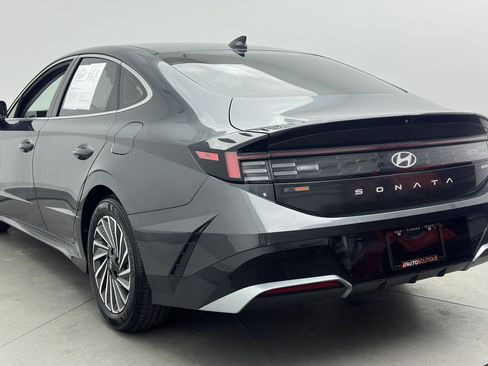 Used 2024 Hyundai Sonata SEL FWD image 4