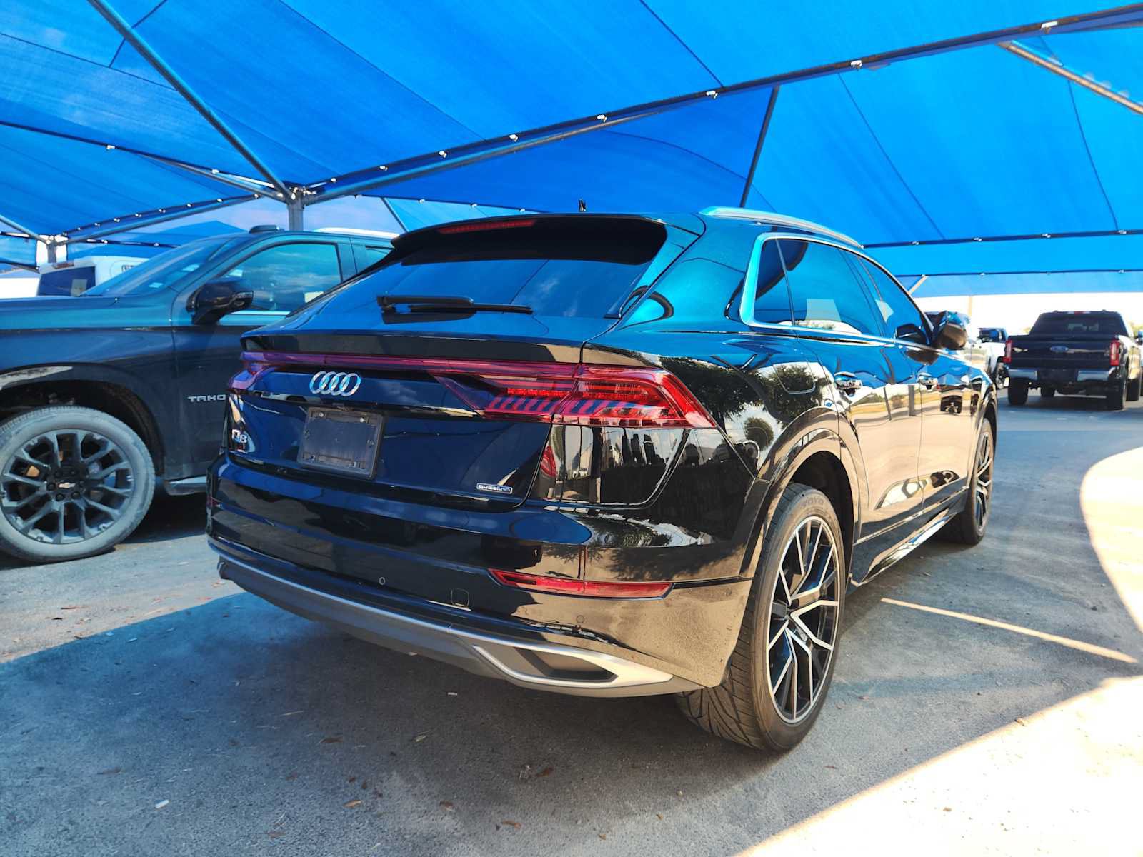 Used 2022 Audi Q8 Premium w/ Convenience Package AWD/4WD image 4