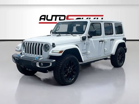 Used 2023 Jeep Wrangler Unlimited Sahara AWD/4WD image 3