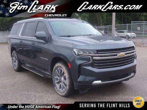 Used 2021 Chevrolet Suburban LT AWD/4WD image 1