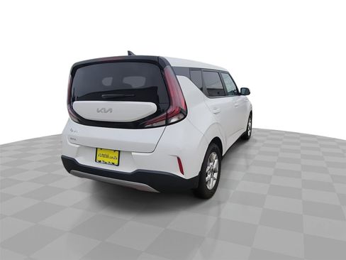 Used 2023 Kia Soul LX w/ LX Technology Package FWD image 8