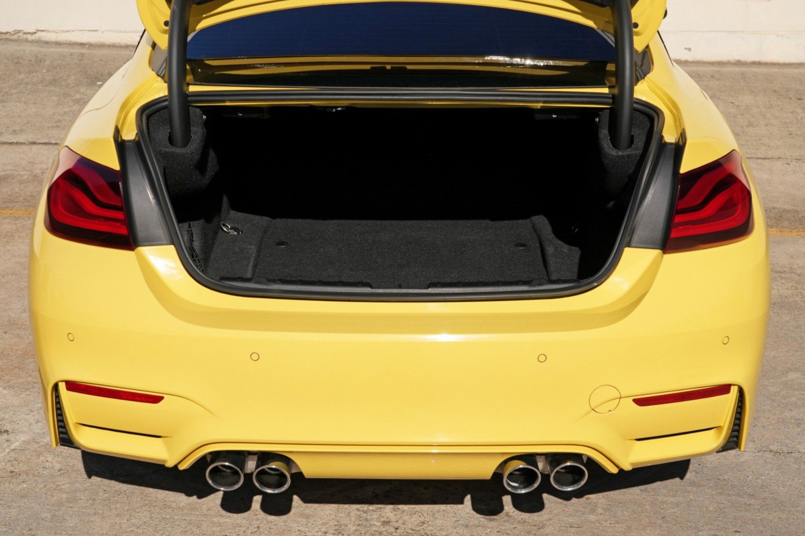 Used 2020 BMW M4 Coupe RWD image 12