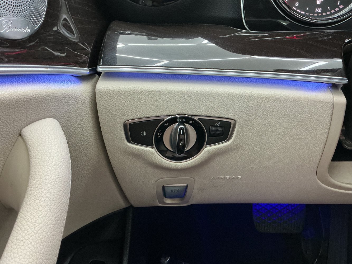 Used 2019 Mercedes-Benz E 300 w/ Premium 1 Package image 41