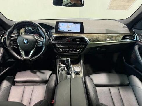 Used 2018 BMW 530i RWD image 13