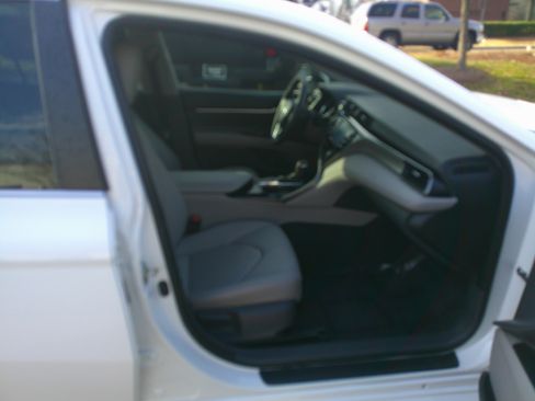 Used 2019 Toyota Camry SE image 32