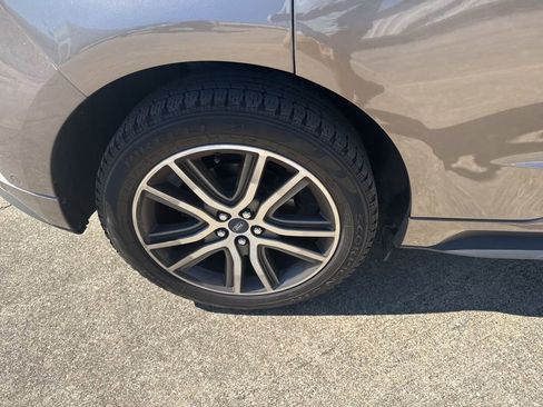 Used 2019 Ford Edge Titanium w/ Equipment Group 301A image 16