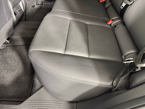 Used 2025 Nissan Rogue SL w/ Tech Package FWD image 38