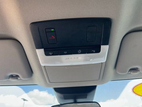 Used 2025 Nissan Sentra SV FWD image 35