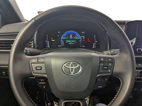 Used 2026 Toyota Camry SE FWD image 18