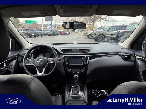 Used 2017 Nissan Rogue Sport SL image 20