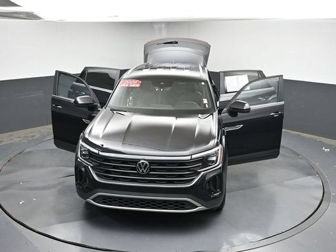 Used 2026 Volkswagen Atlas Cross Sport SE AWD/4WD image 46