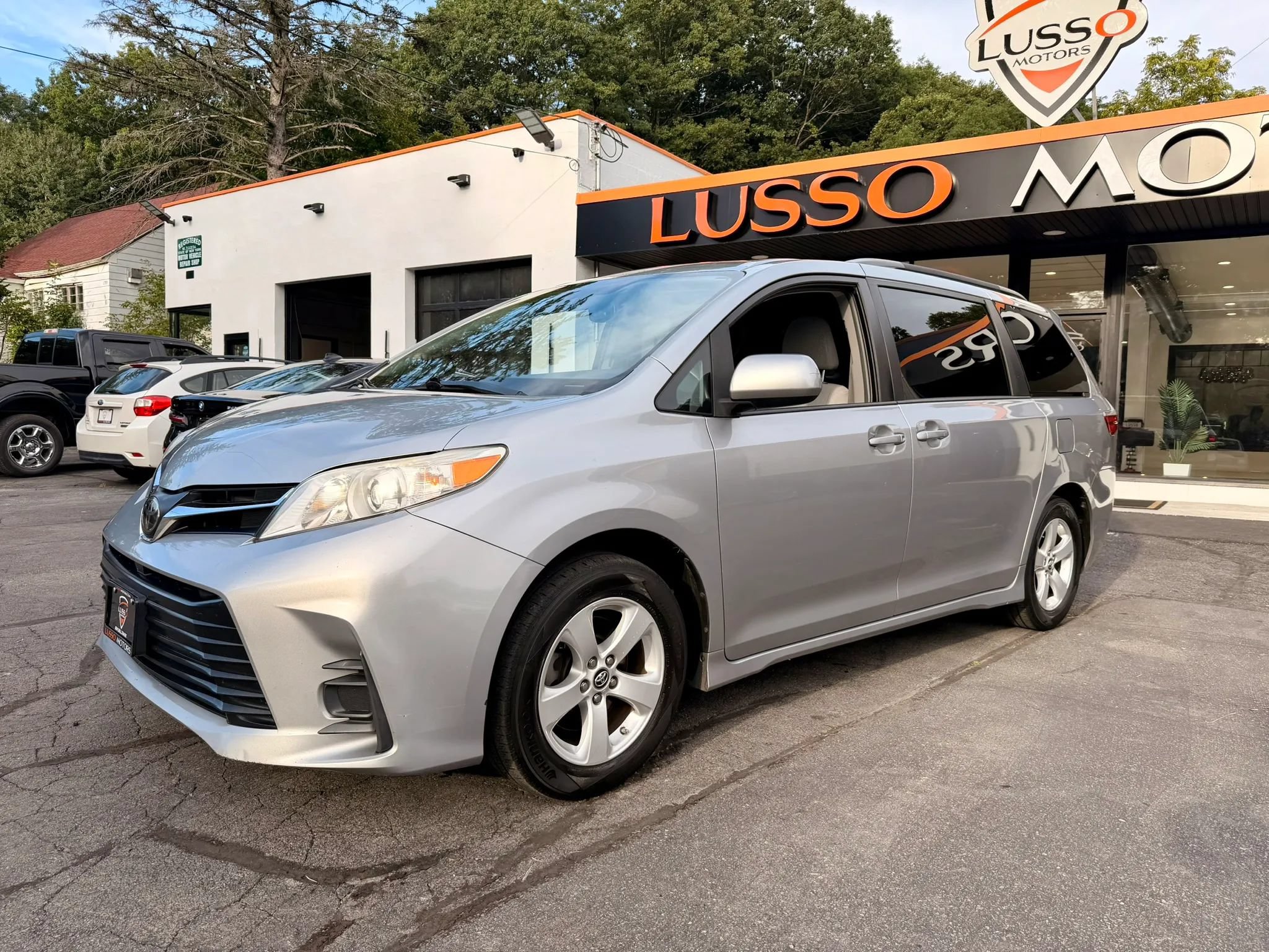 Used 2018 Toyota Sienna LE FWD image 3