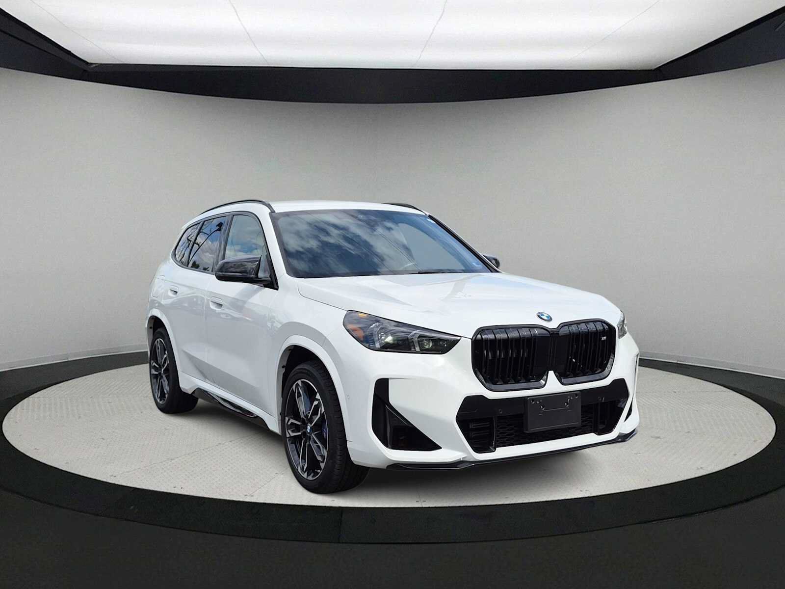 Used 2025 BMW X1 M35i w/ Shadowloine Package AWD/4WD image 2