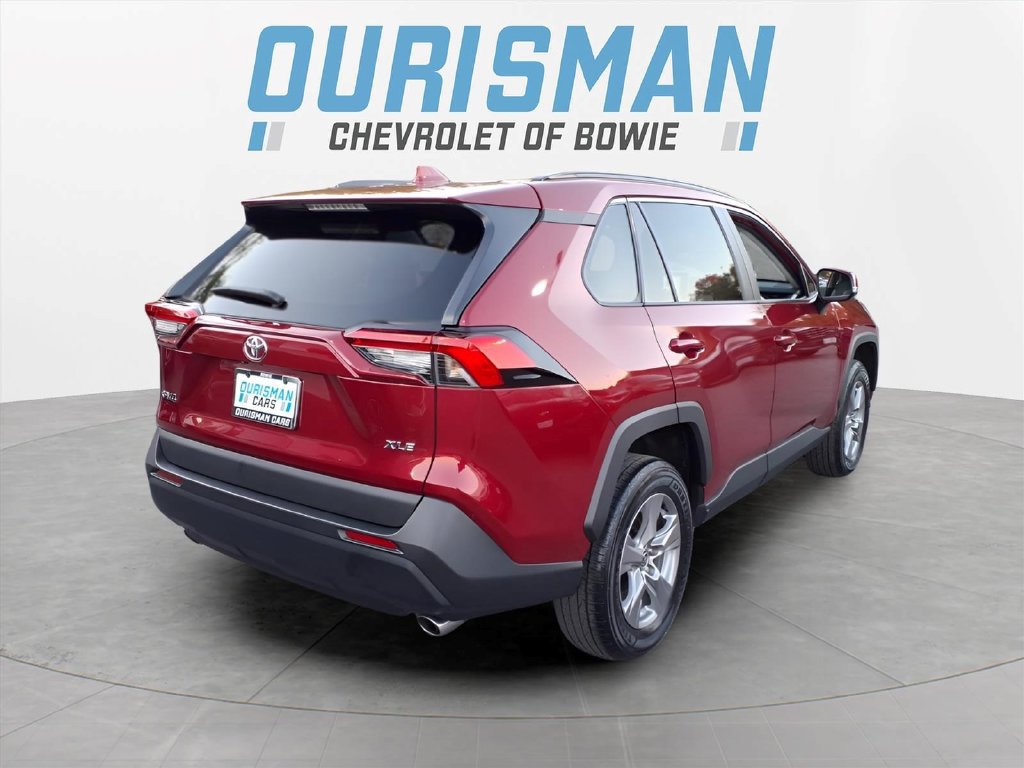 Used 2023 Toyota RAV4 XLE w/ Convenience Package FWD image 3