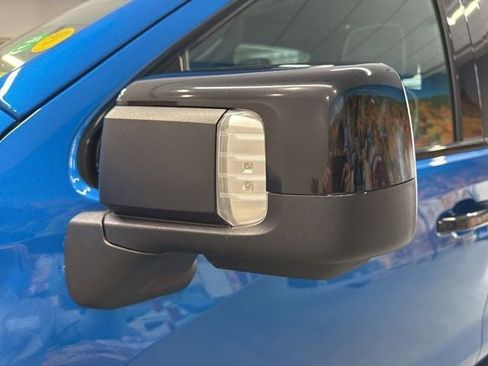 Used 2024 GMC Sierra 1500 AT4X w/ AT4X AEV Edition image 17