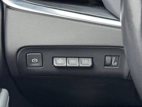 Used 2024 Buick Enclave Premium image 23