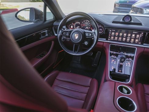 Certified 2023 Porsche Panamera 4S image 34