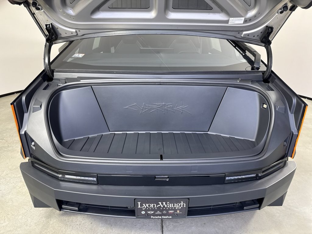 Used 2024 Tesla Cybertruck AWD Crew Cab image 21