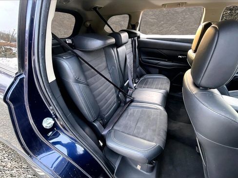 Used 2020 Mitsubishi Outlander ES image 23