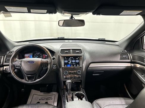 Used 2018 Ford Explorer XLT w/ Equipment Group 202A image 18