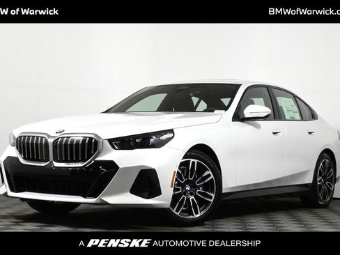 Used 2026 BMW 530i xDrive w/ M Sport Package image 1