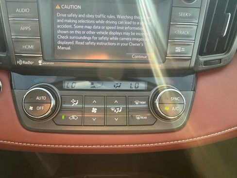 Used 2015 Toyota RAV4 Limited AWD/4WD image 10