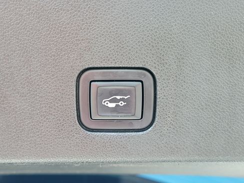 Used 2022 Cadillac XT6 Premium Luxury FWD image 13