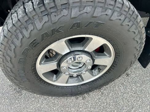 Used 2011 Ford F250 Lariat w/ Lariat Interior Pkg image 14