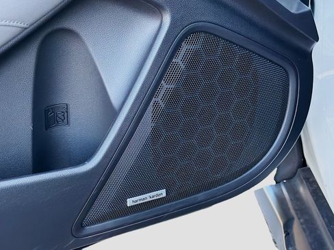 Certified 2025 Subaru Outback Onyx Edition image 23