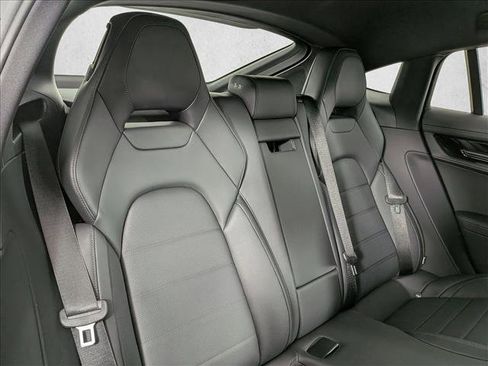 New 2026 Porsche Panamera image 23